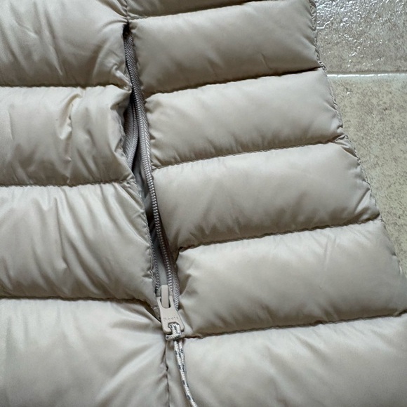 Roots down packable jacket - Picture 3 of 13